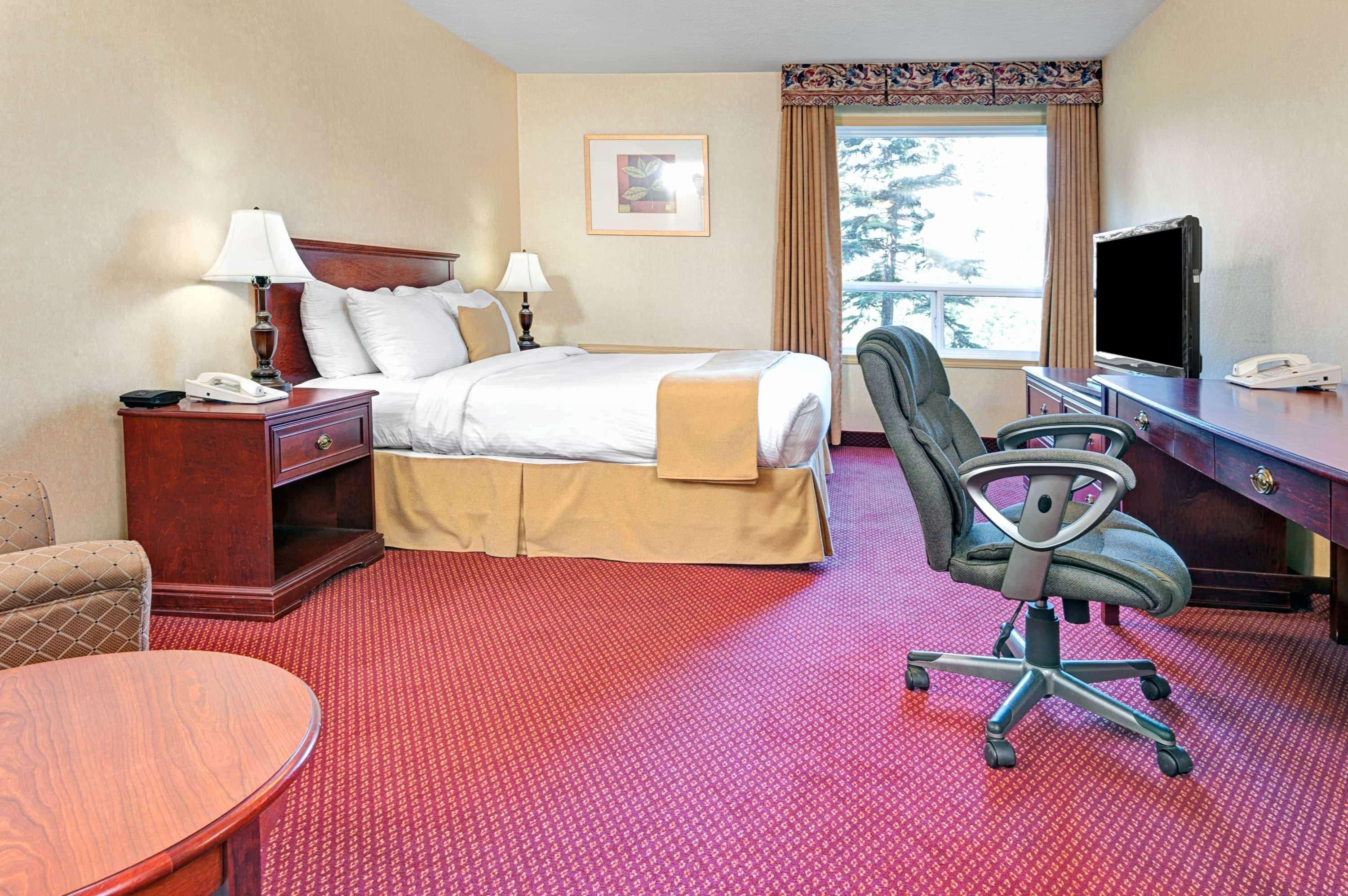 รามาดา บาย วินด์แฮม เอ็ดมันตัน อินเตอร์เนชั่นแนล แอร์พอร์ต Hotel เลอดูค ภายนอก รูปภาพ