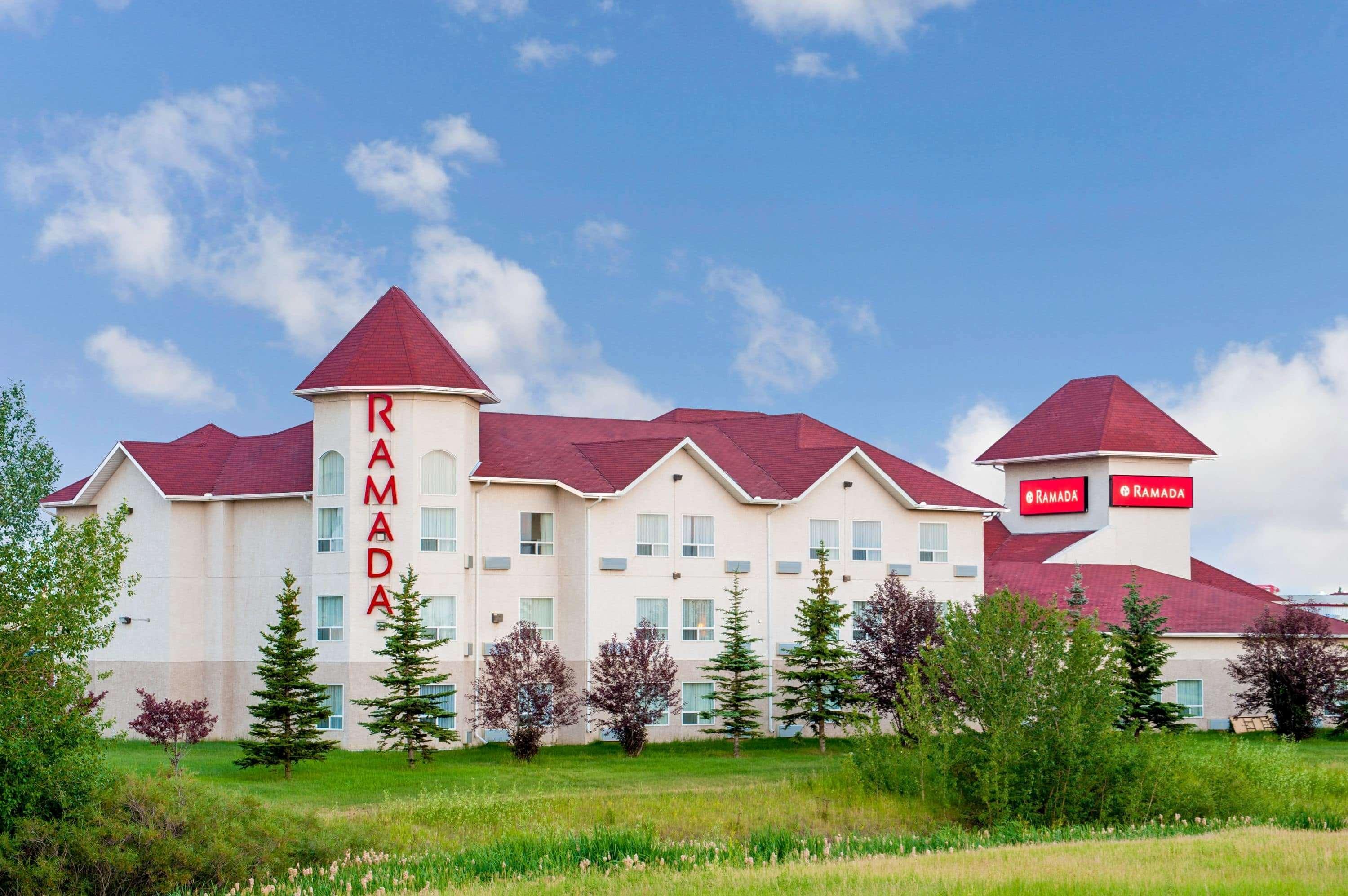 รามาดา บาย วินด์แฮม เอ็ดมันตัน อินเตอร์เนชั่นแนล แอร์พอร์ต Hotel เลอดูค ภายนอก รูปภาพ