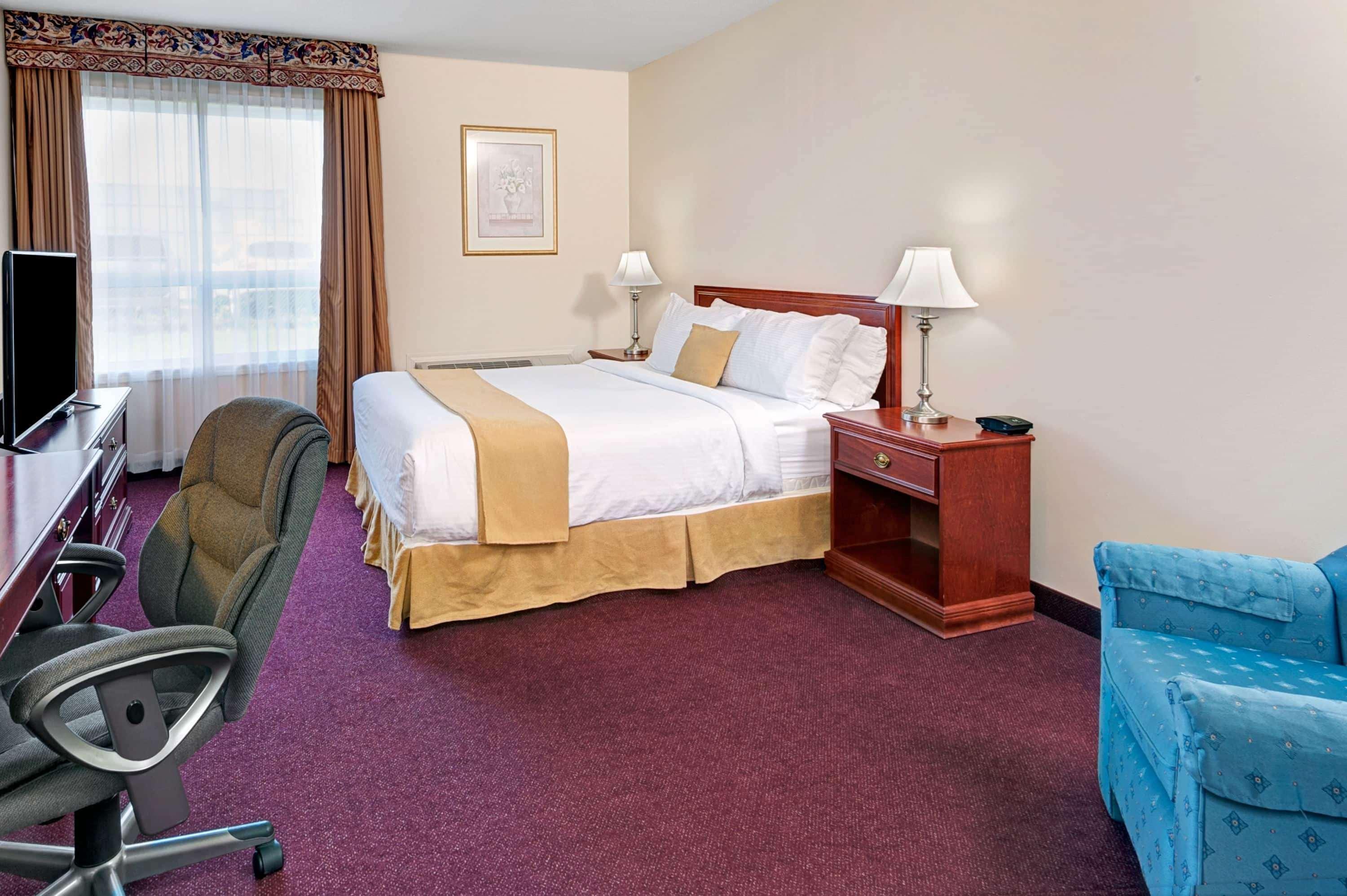 รามาดา บาย วินด์แฮม เอ็ดมันตัน อินเตอร์เนชั่นแนล แอร์พอร์ต Hotel เลอดูค ภายนอก รูปภาพ