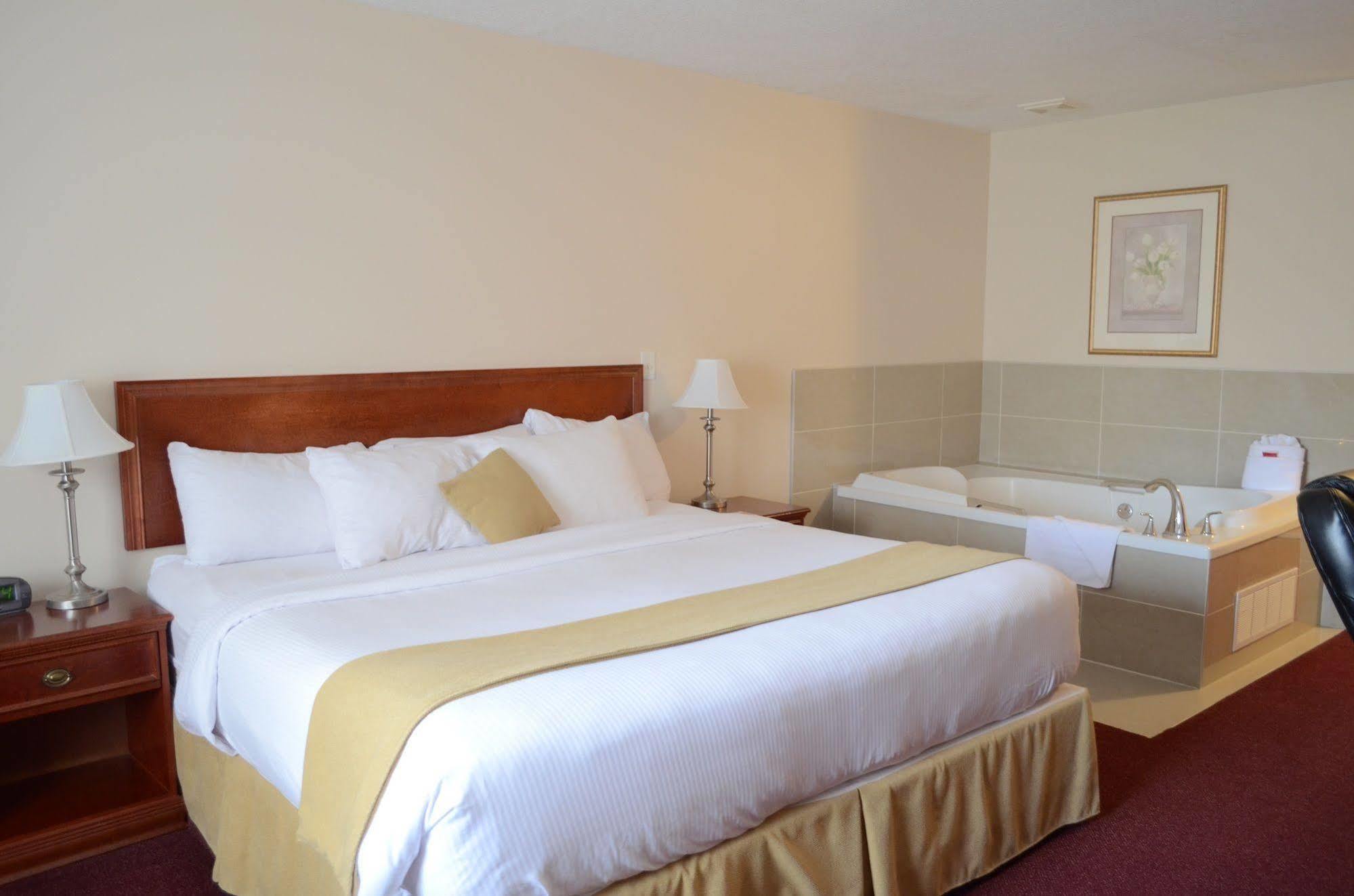 รามาดา บาย วินด์แฮม เอ็ดมันตัน อินเตอร์เนชั่นแนล แอร์พอร์ต Hotel เลอดูค ภายนอก รูปภาพ