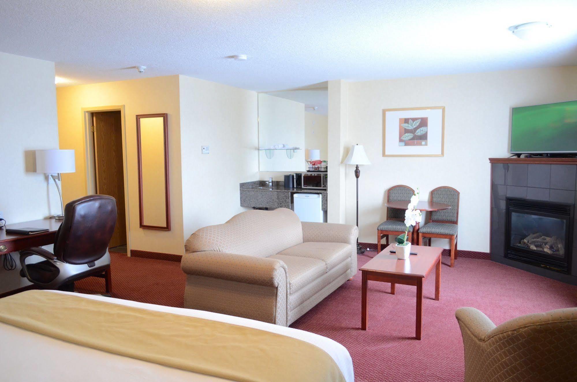 รามาดา บาย วินด์แฮม เอ็ดมันตัน อินเตอร์เนชั่นแนล แอร์พอร์ต Hotel เลอดูค ภายนอก รูปภาพ