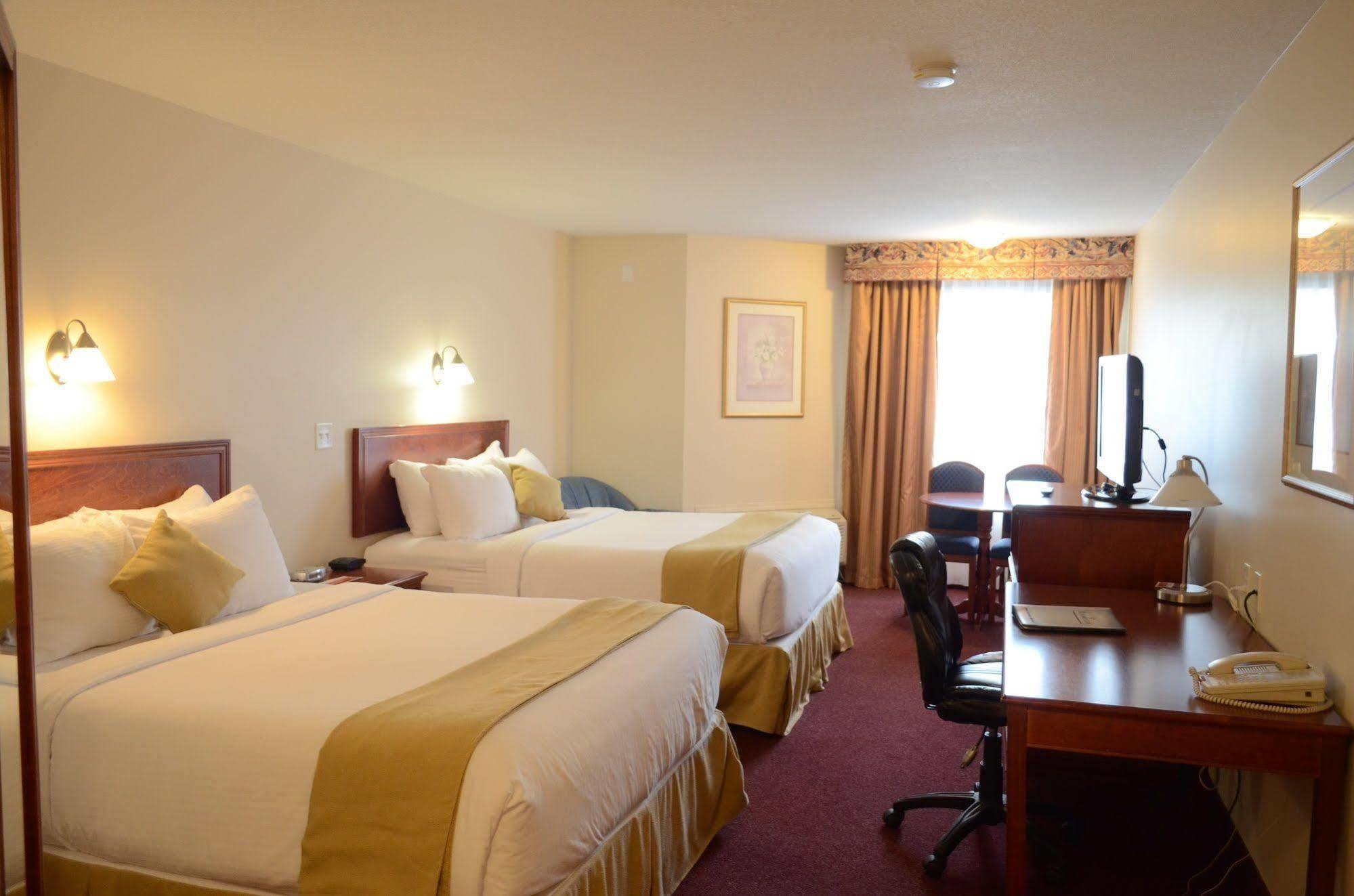 รามาดา บาย วินด์แฮม เอ็ดมันตัน อินเตอร์เนชั่นแนล แอร์พอร์ต Hotel เลอดูค ภายนอก รูปภาพ